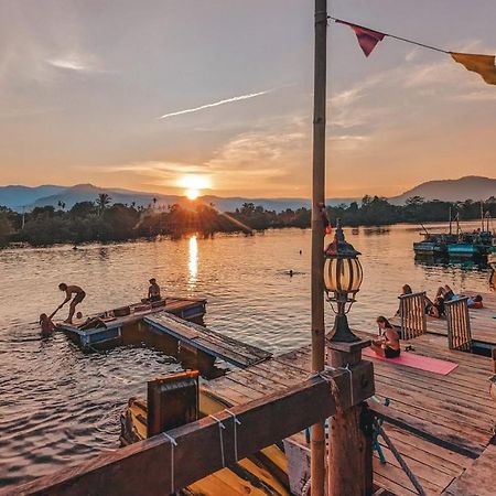 Yellow Sun Kampot Exterior photo