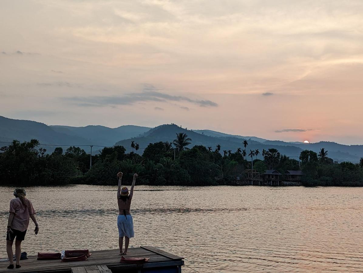 Yellow Sun Kampot Exterior photo